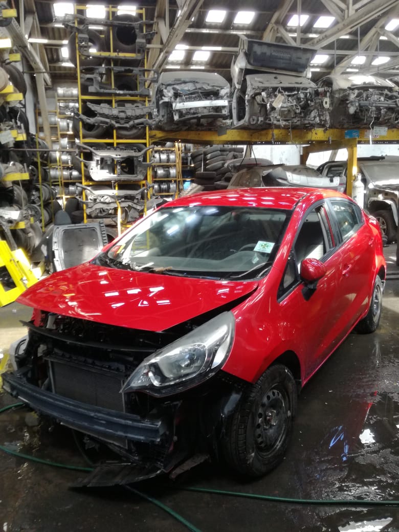 Riel inyección Kia RIO  USADO